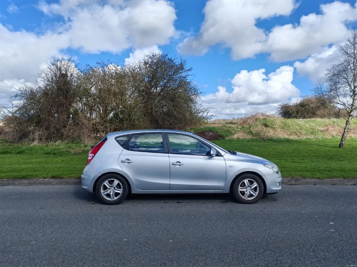 Hyundai i30 2010 - Image 1