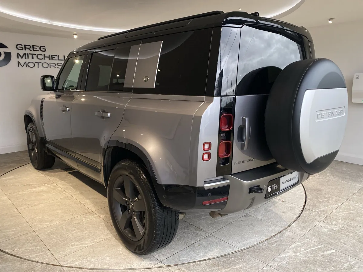 Land Rover Defender 2024 - Image 6