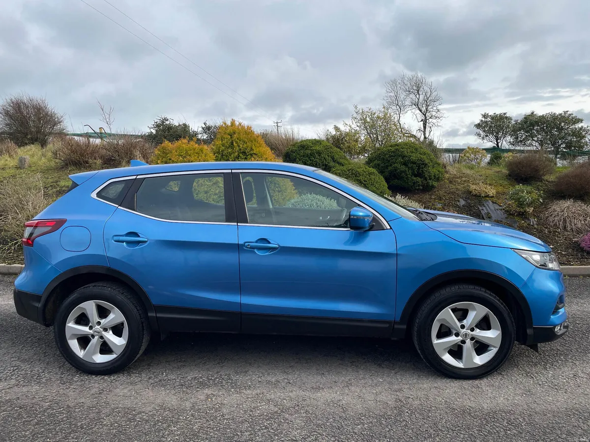 Nissan Qashqai DIESEL HATCHBACK - Image 3