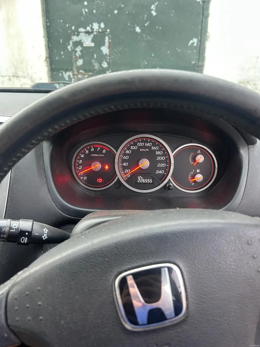 Honda Civic 2005 - Image 2
