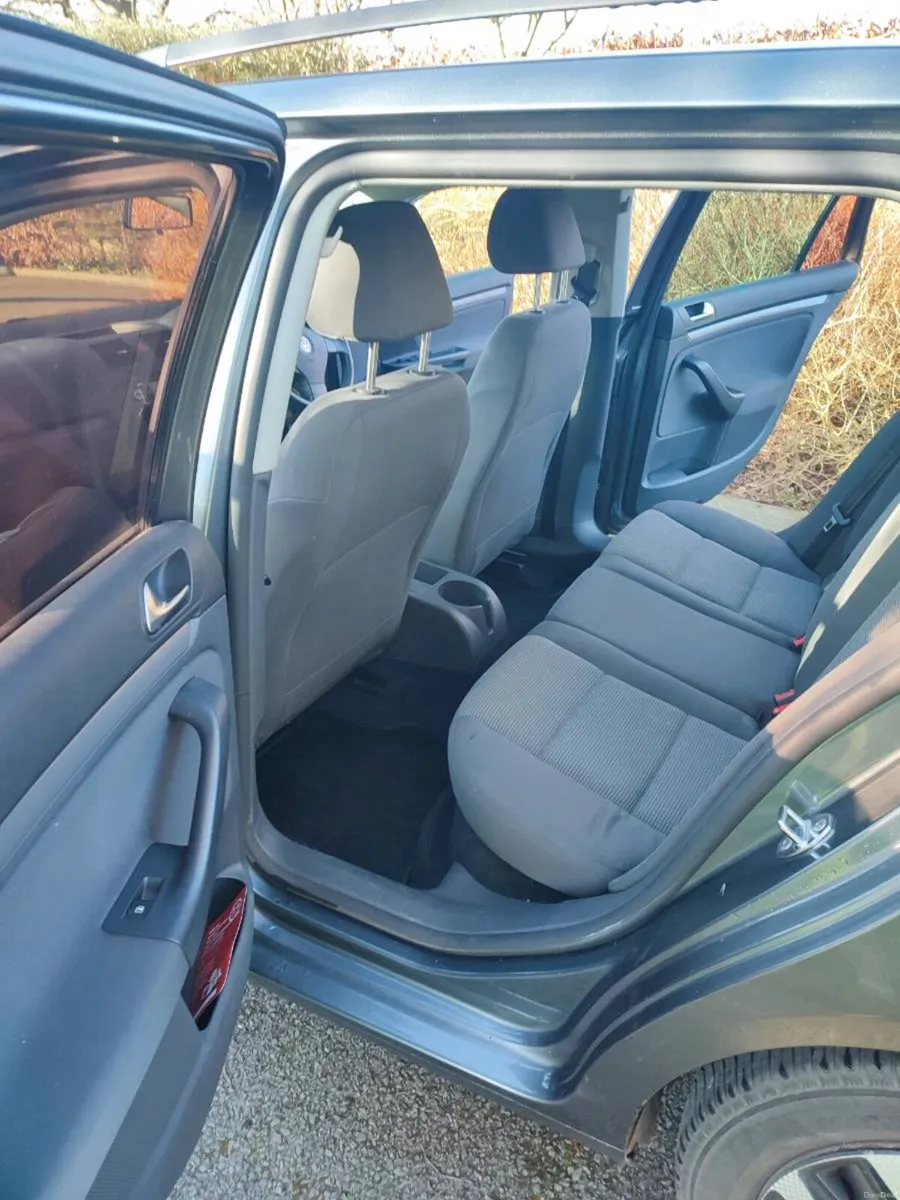 VW Golf 1.9 TDI Blue motion Estate - Image 2