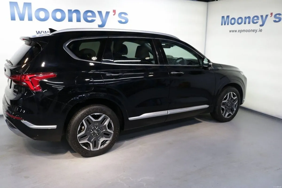 Hyundai Santa Fe PHEV 1.6L PETROL AUTOMATIC 7 SEAT - Image 4