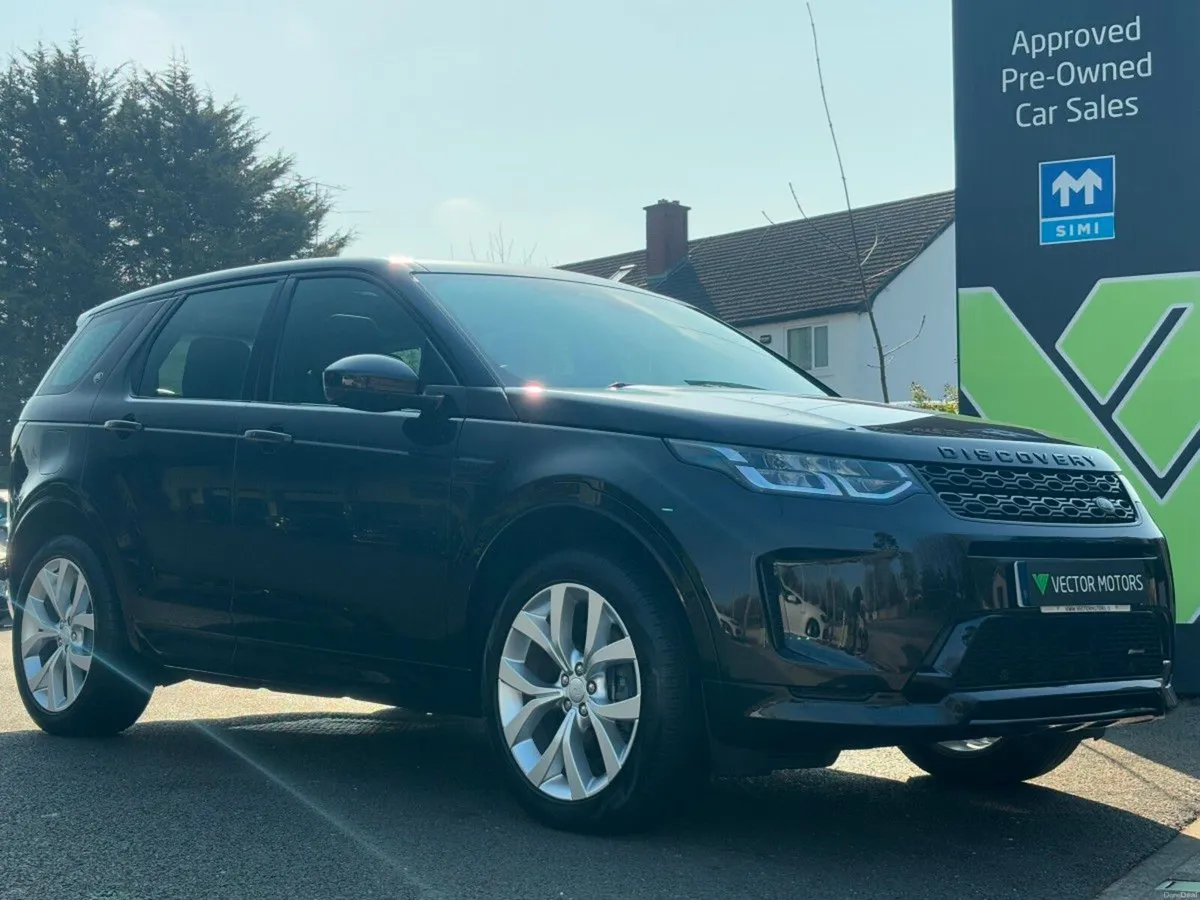 Land Rover Discovery Sport URBAN EDITION P300E PAN - Image 1