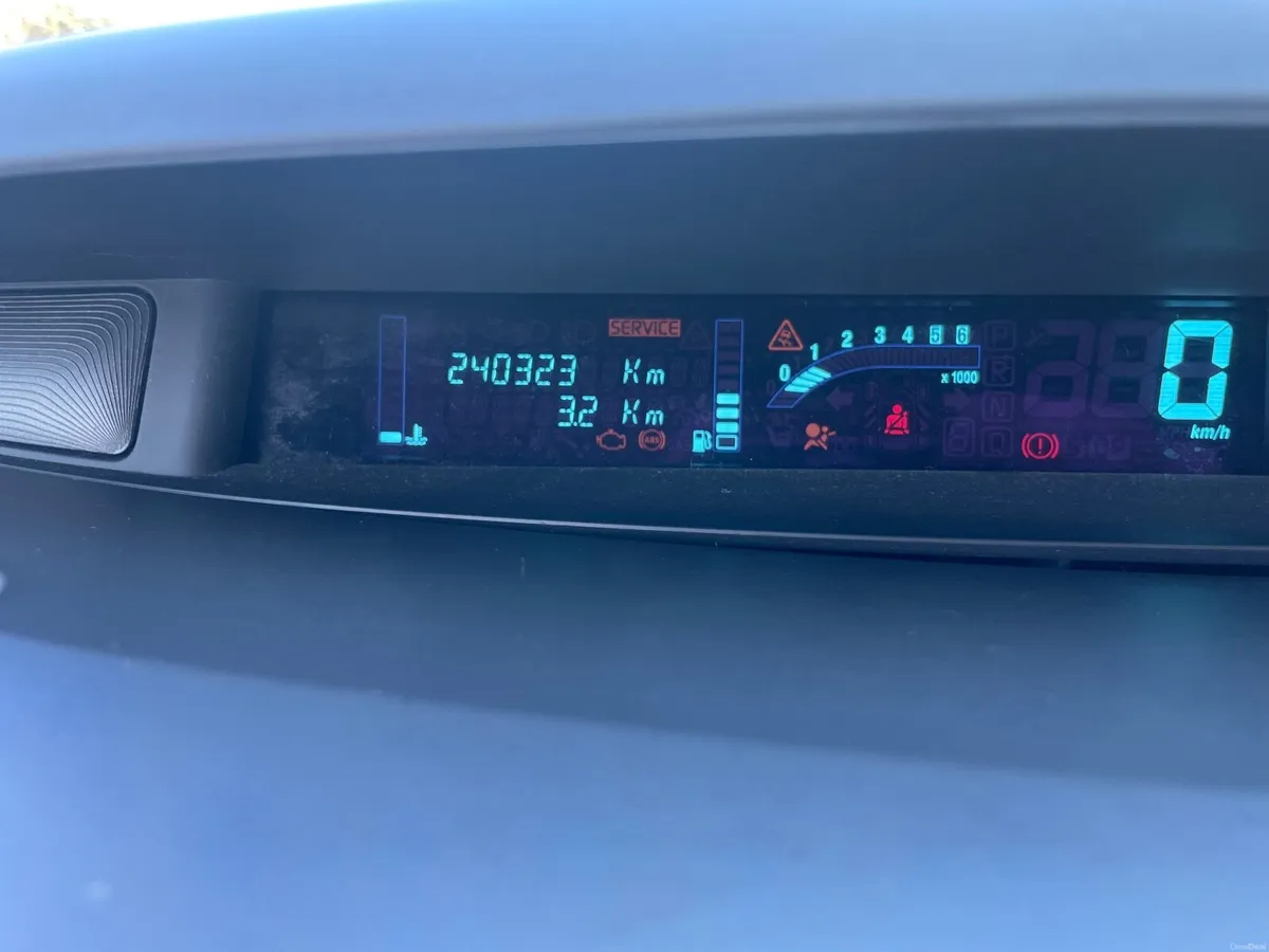 Renault Espace 2.0 DCI - Image 2