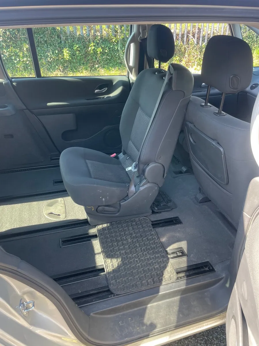 Renault Espace 2.0 DCI - Image 4