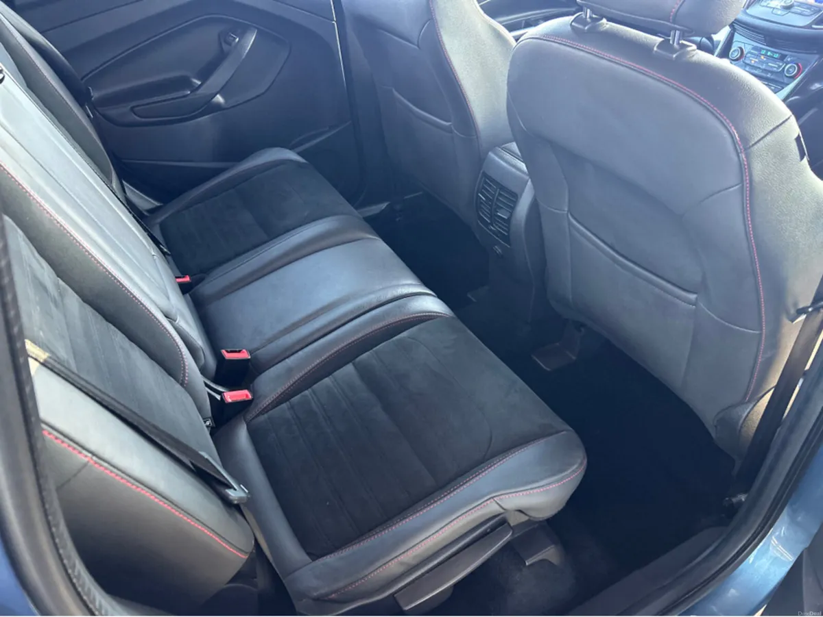 Ford Kuga 1.5 120PS M6 FWD 4DR ST-LINE - Image 2