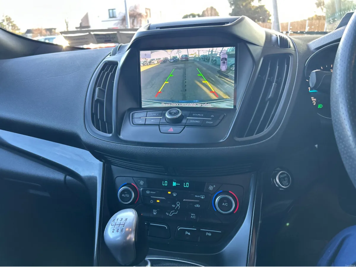 Ford Kuga 1.5 120PS M6 FWD 4DR ST-LINE - Image 4