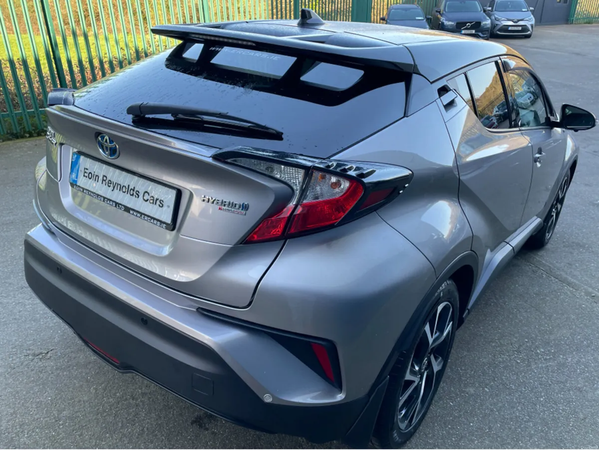 Toyota C-HR HYBRID LUNA SPORT AUTO HIGH SPEC! - Image 4