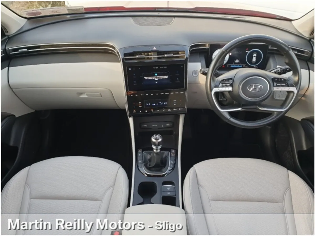 Hyundai Tucson Executive Plus 2-Tone - Image 2