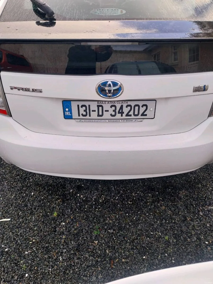 Toyota prius - Image 2