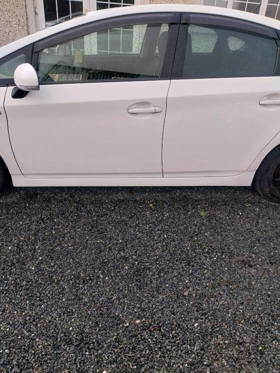 Toyota prius - Image 4