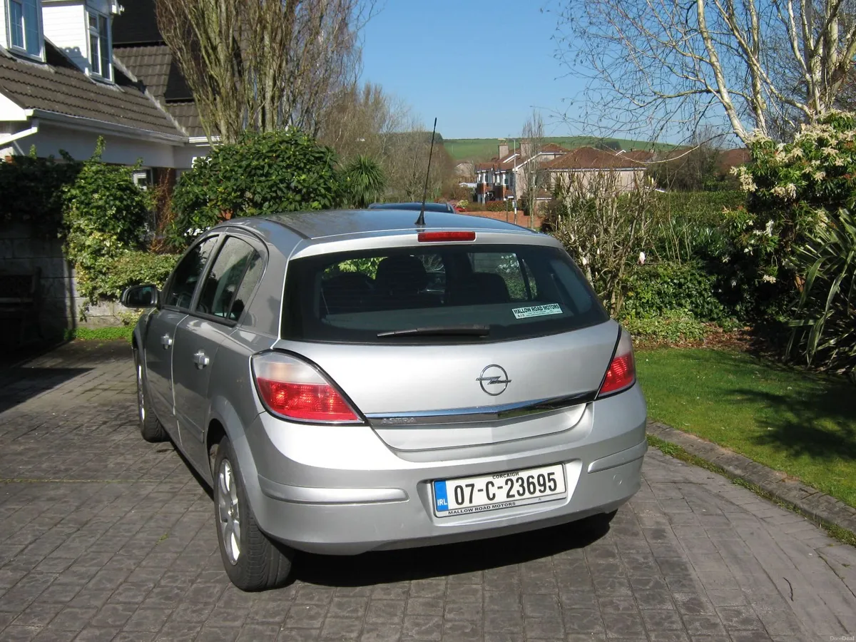 Opel Astra Club 2007 5-Door - Image 2