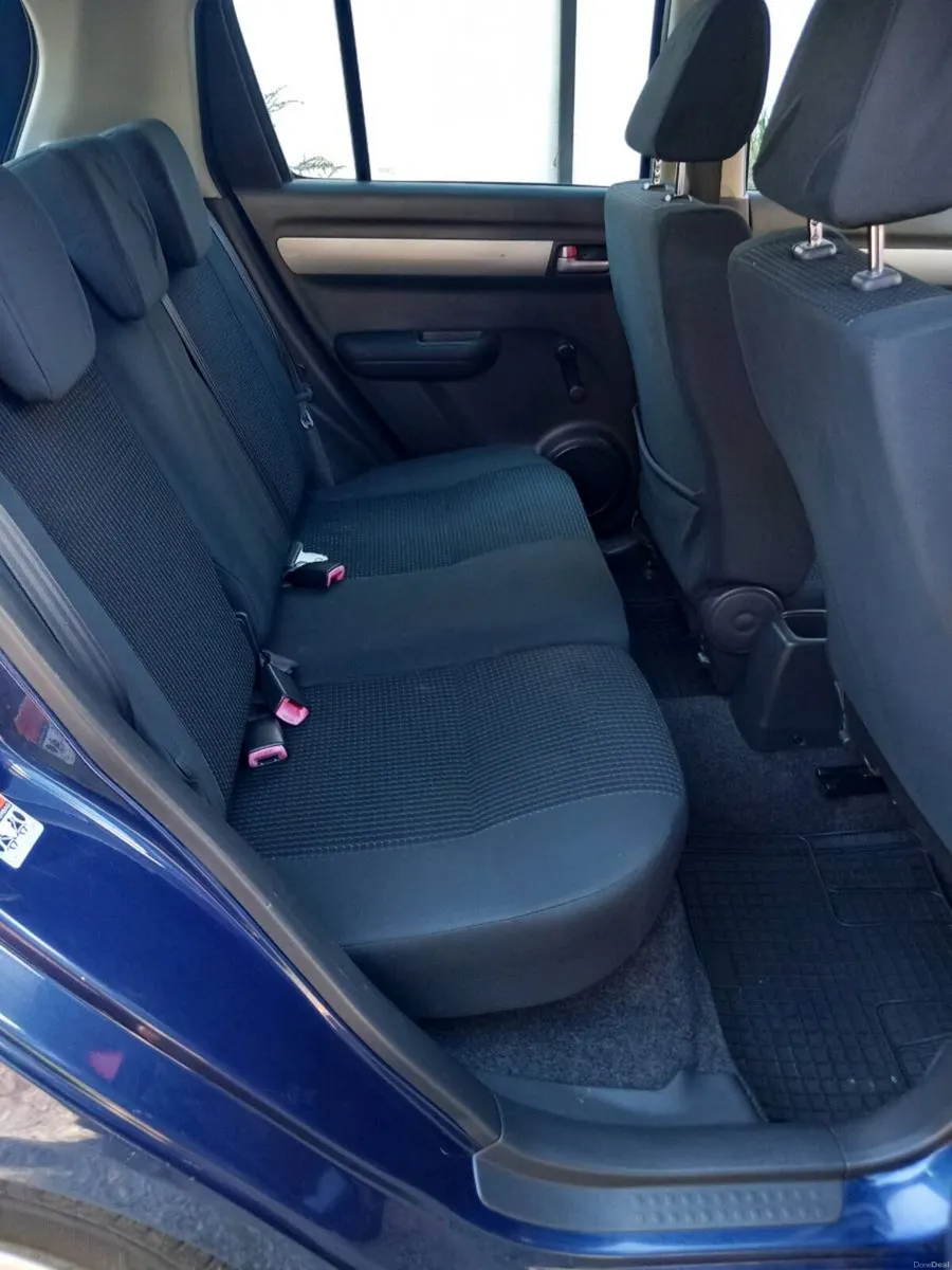 Suzuki Swift 1.3 GLX 5dr manual - Image 2