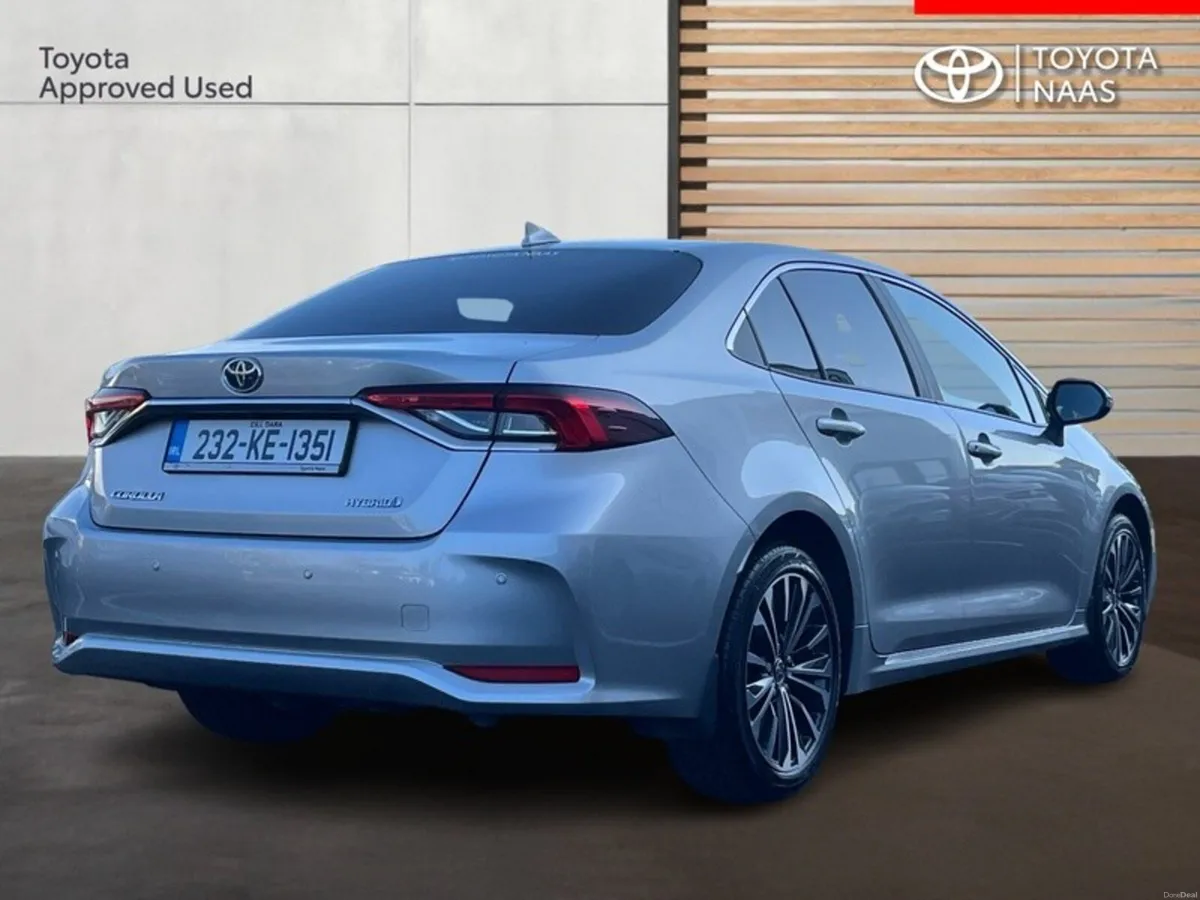 Toyota Corolla COROLLA LUNA SPORT SALOON - Image 2