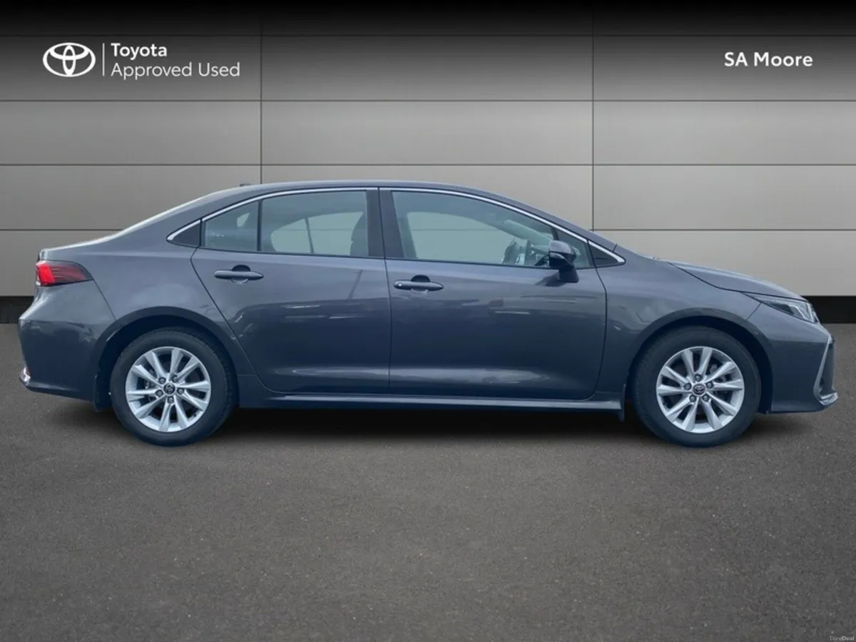 Toyota Corolla HYBRID LUNA SALOON - Image 3