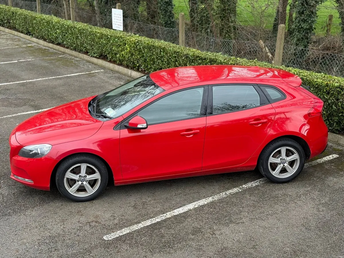 Volvo V40 2.0Diesel - Image 4