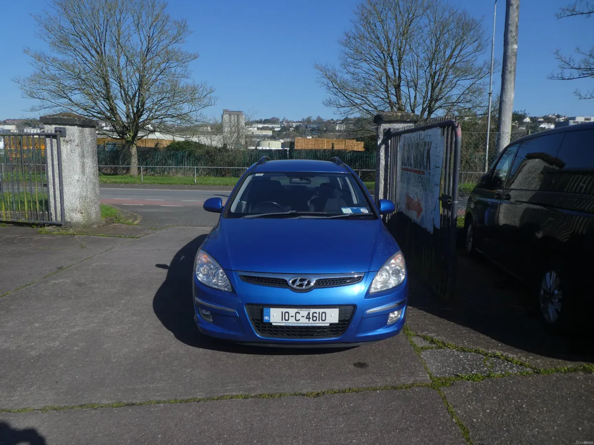 Hyundai i30 2010 - Image 2