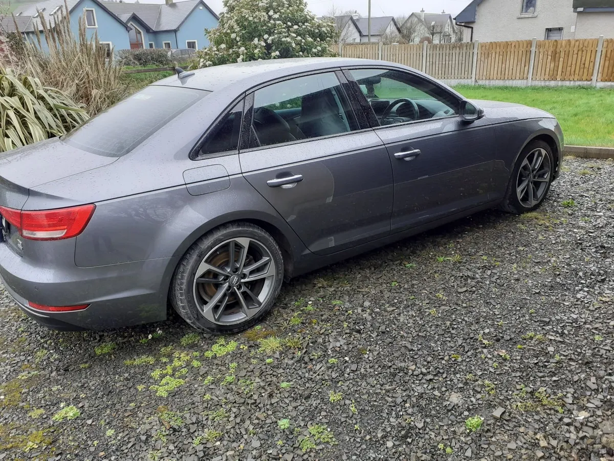 Audi A4 2019 - Image 2