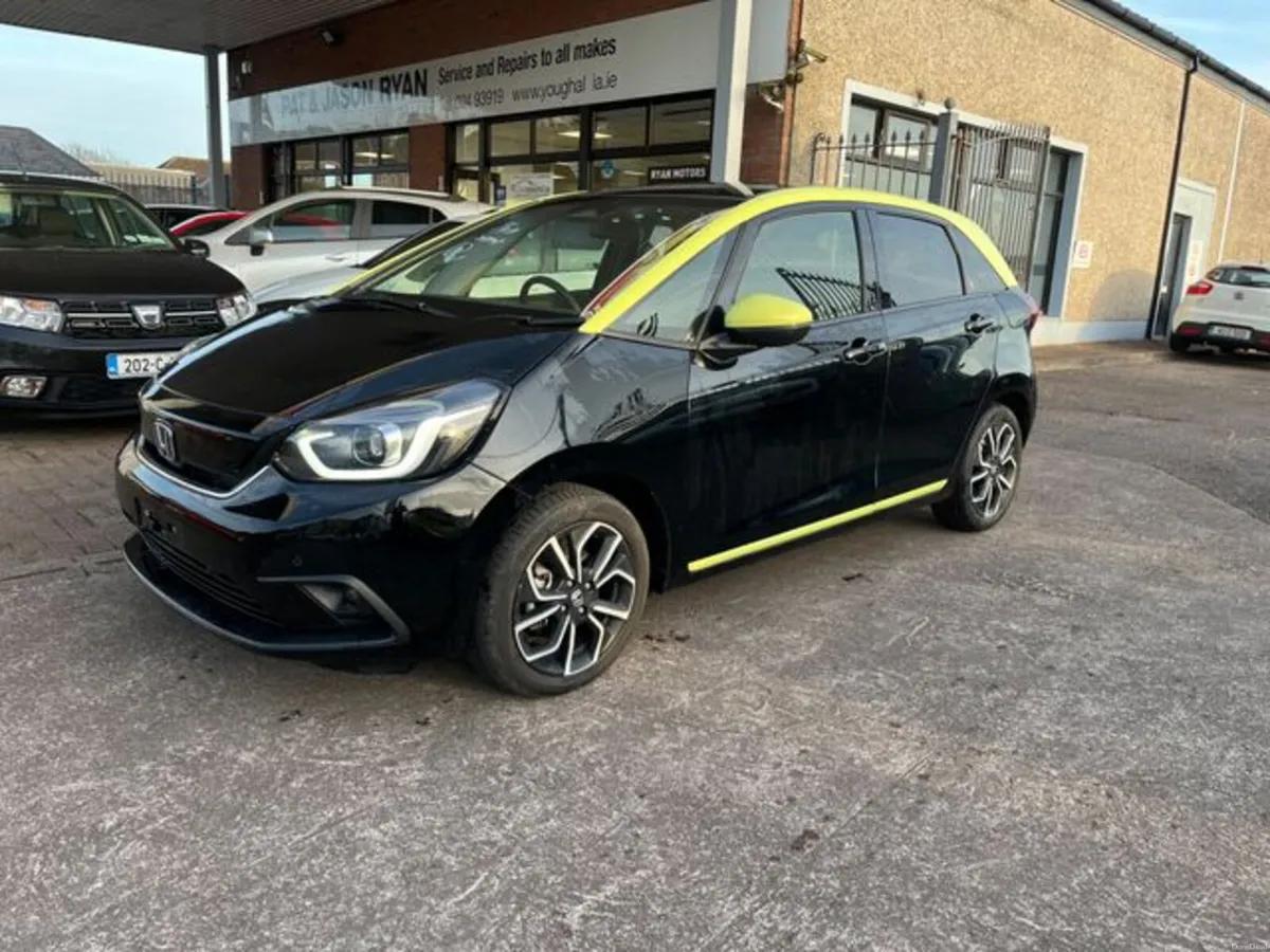 Honda Fit Hybrid - Image 2