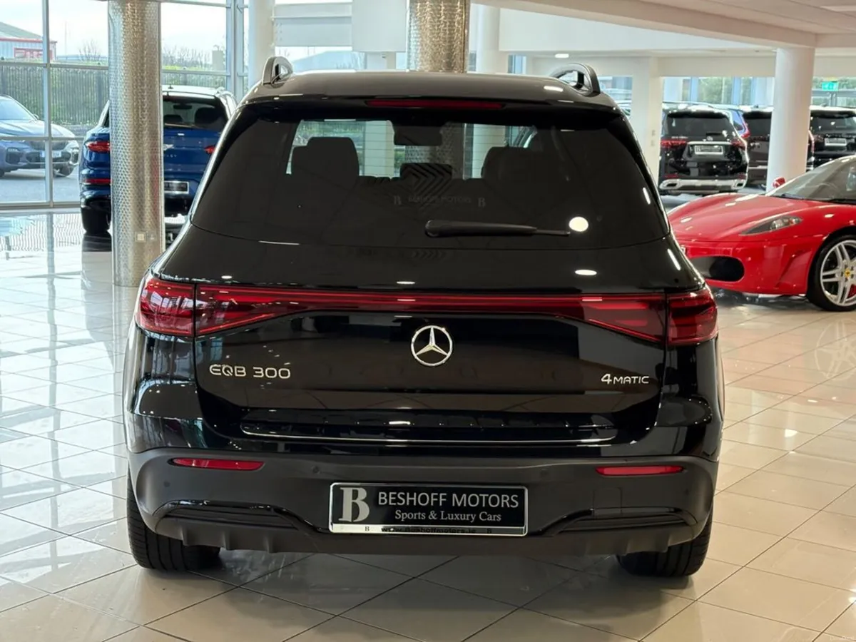 Mercedes-Benz EQB 300 4MATIC AMG LINE PREMIUM PLUS - Image 4