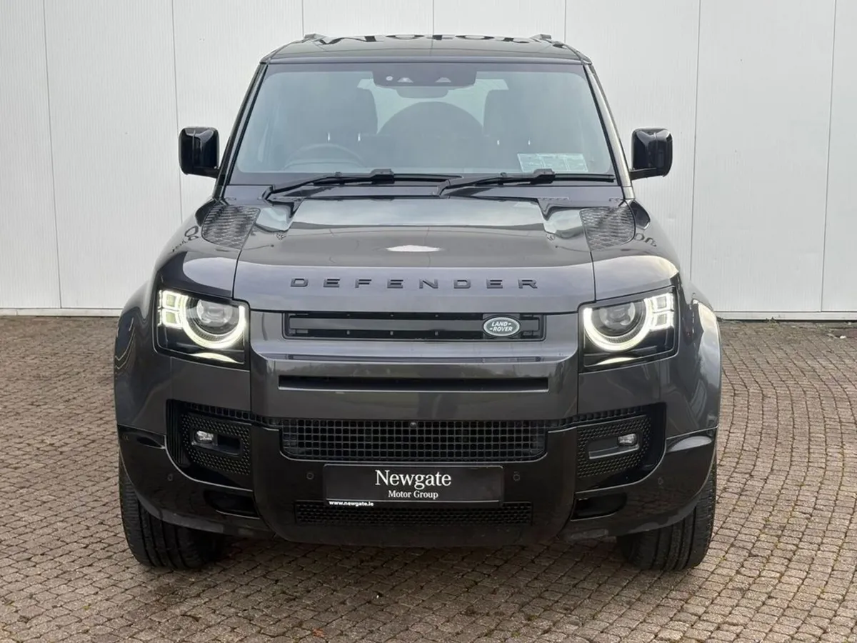 Land Rover Defender HSE PHEV Petrol - Image 2