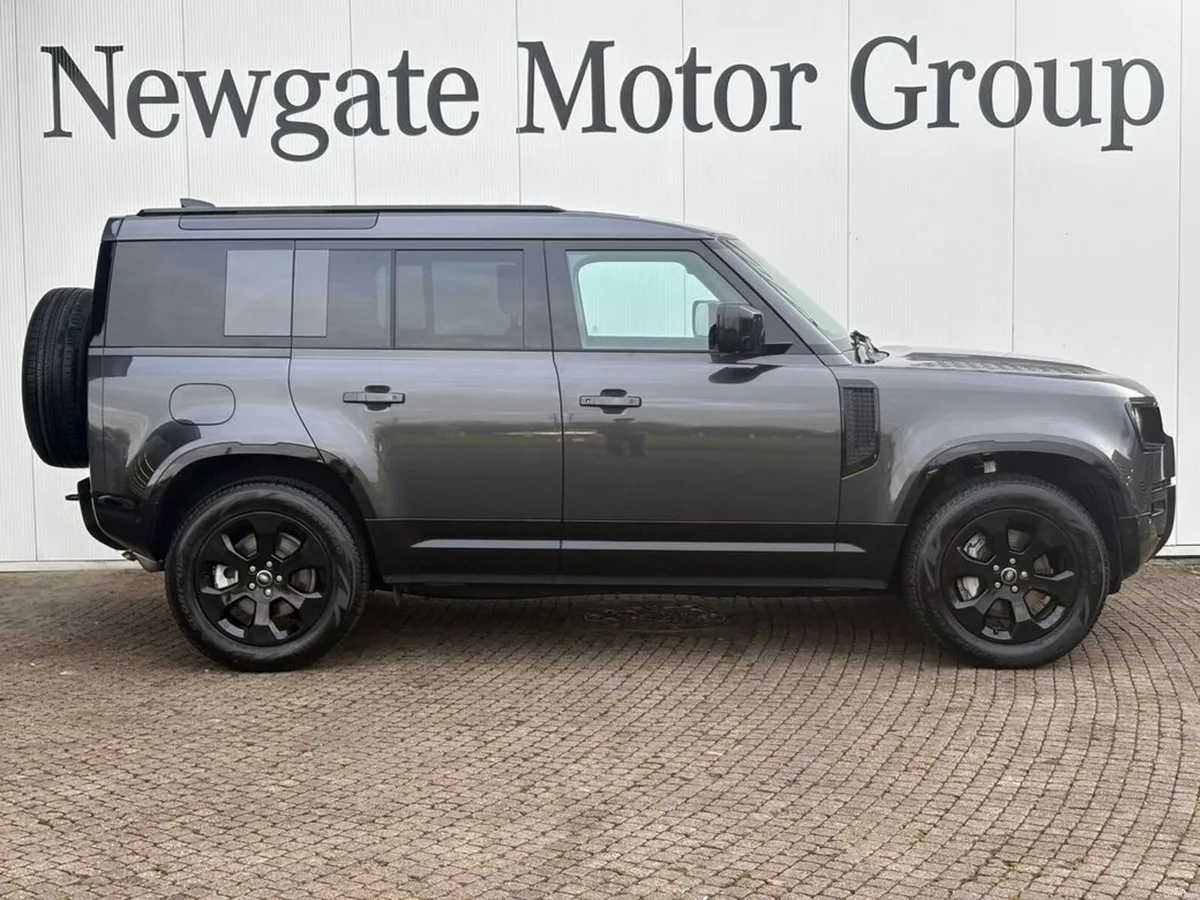 Land Rover Defender HSE PHEV Petrol - Image 4