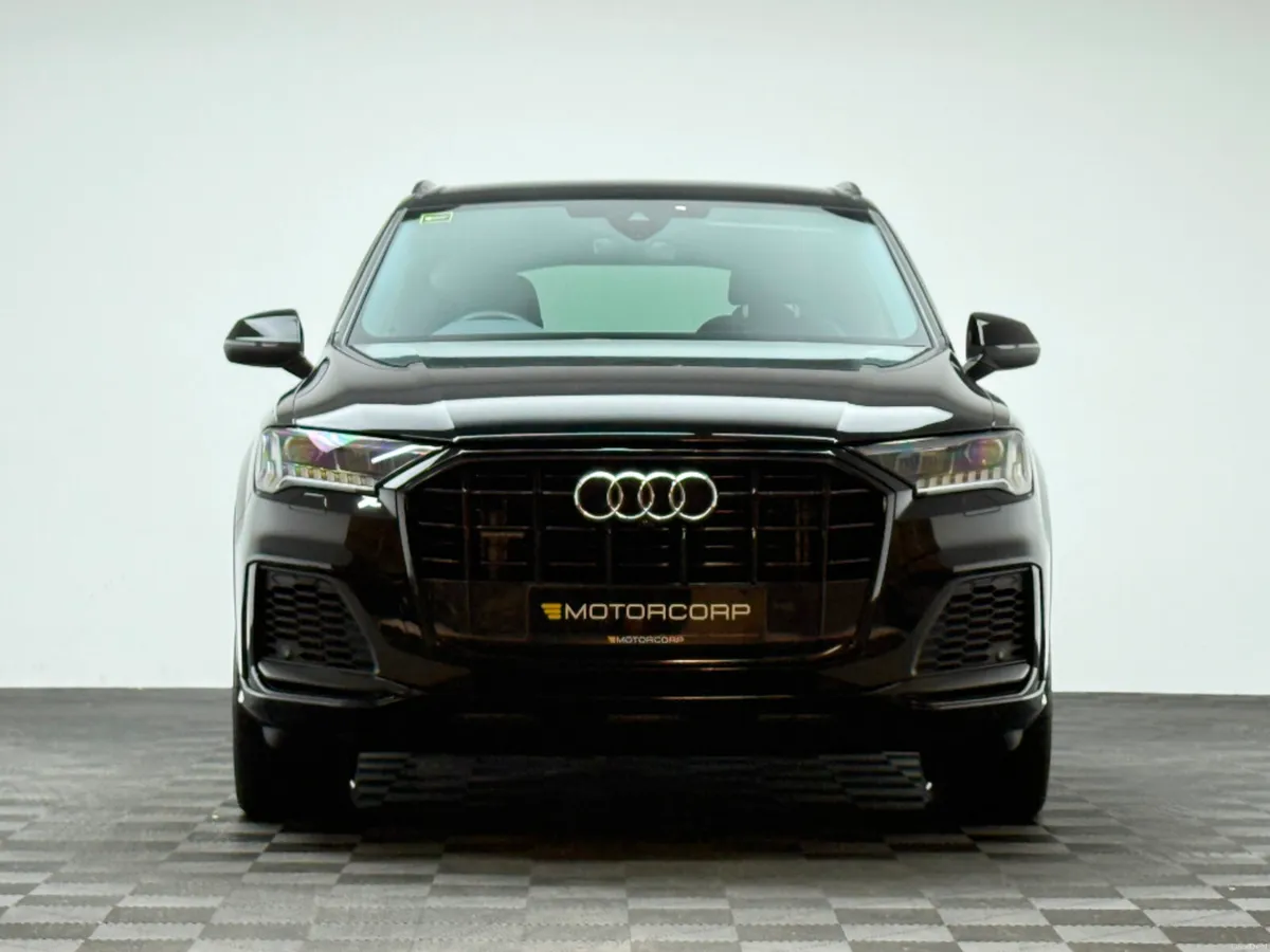 Audi Q7 S LINE 55 TFSI E QUATTRO - Image 2