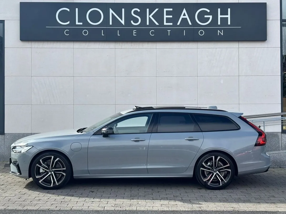 Volvo V90 T8 ULTRA AWD - Image 4