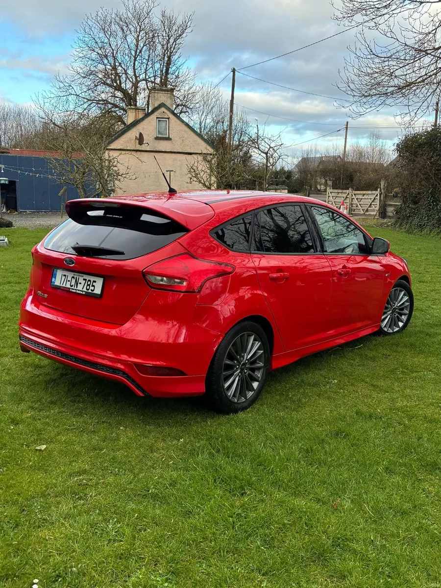 Ford Focus 2017 - Image 2