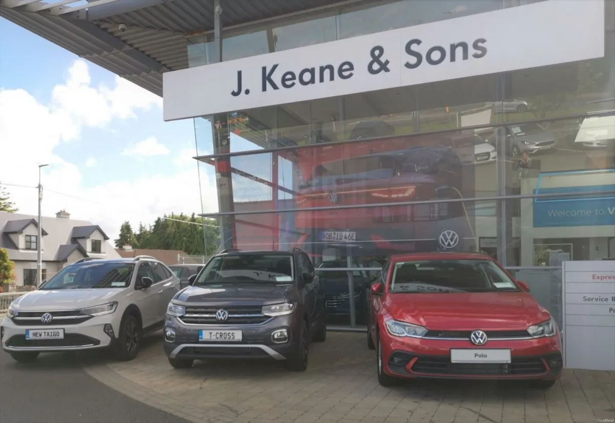 Volkswagen Tiguan Allspace R-Line 2.0 TDI 150HP ** - Image 4