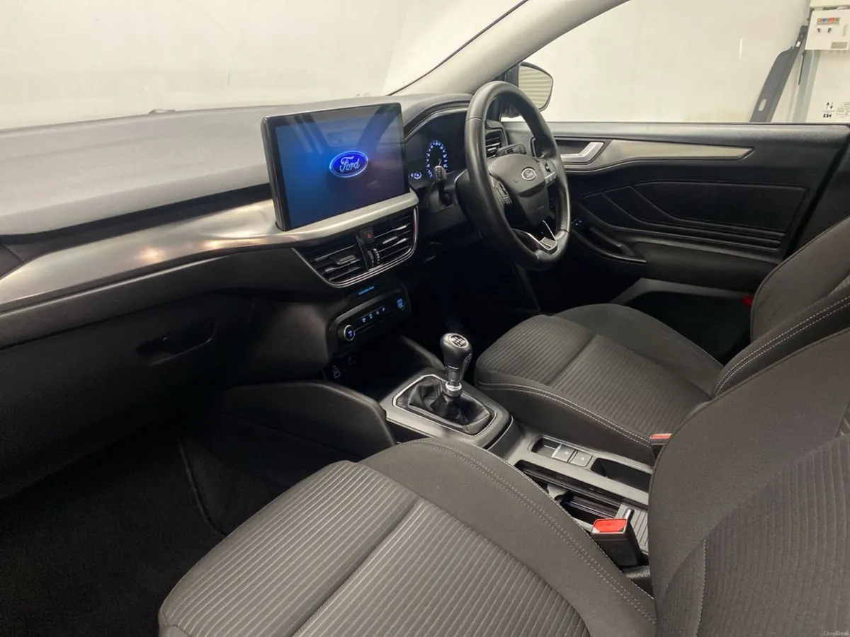 Ford Focus Titanium 1.0 125HP Manual - Image 3
