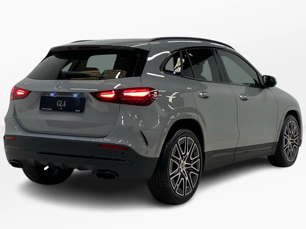 Mercedes-Benz GLA GLA 180 AMG LINE+ **SPECIAL EDIT - Image 3