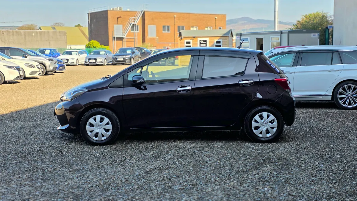 2016 Toyota Yaris Vitz - Image 4