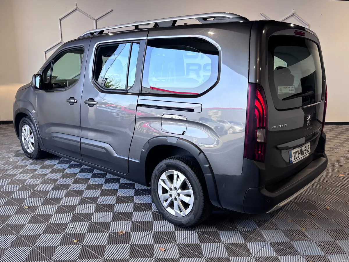 Peugeot Rifter ALLURE LONG 1.5 AUTO / 7 SEATER - Image 3
