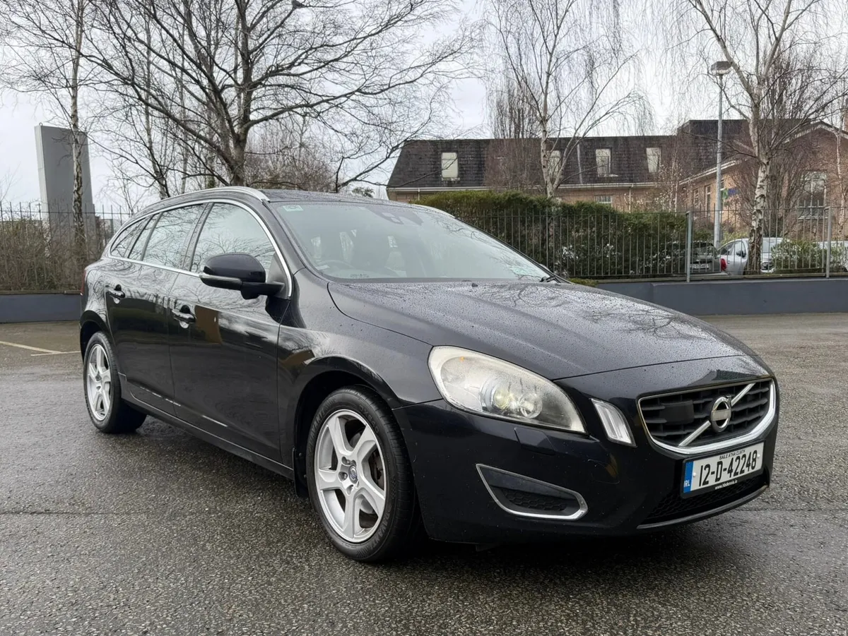 Volvo V60 1.6D Touring Luxury - Image 1
