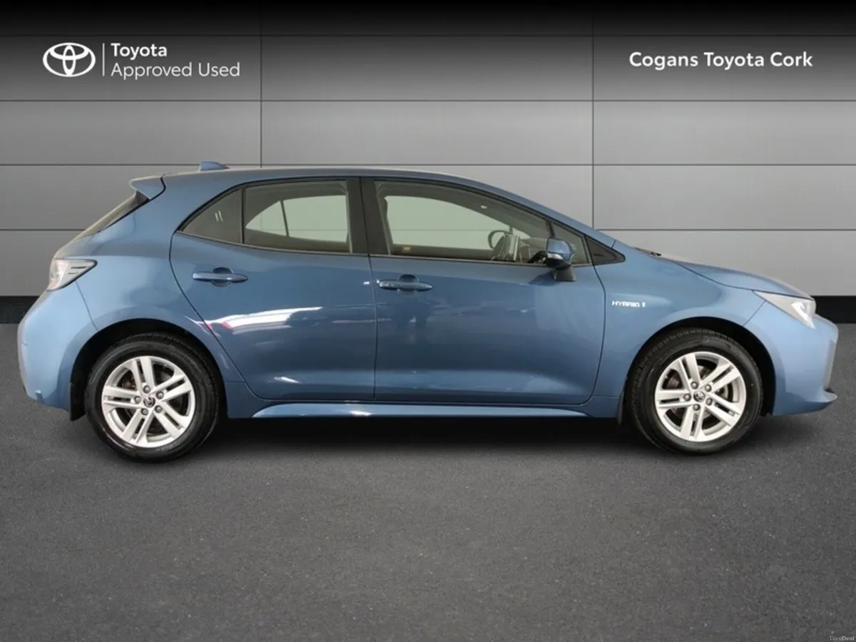 Toyota Corolla HYBRID LUNA H/B 4DR AUTO - Image 3
