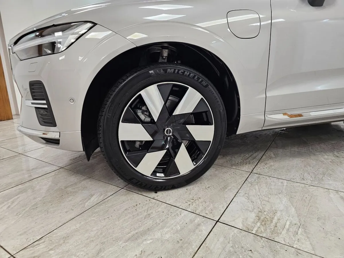 Volvo XC60 T8 Ultra // Highest Specification - Image 3