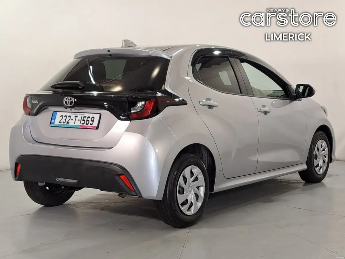 Toyota Yaris 1.0 5Dr Aura - Image 3