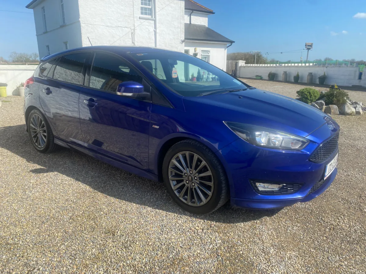 Ford Focus 2017 / ST LINE Diesel - Image 2