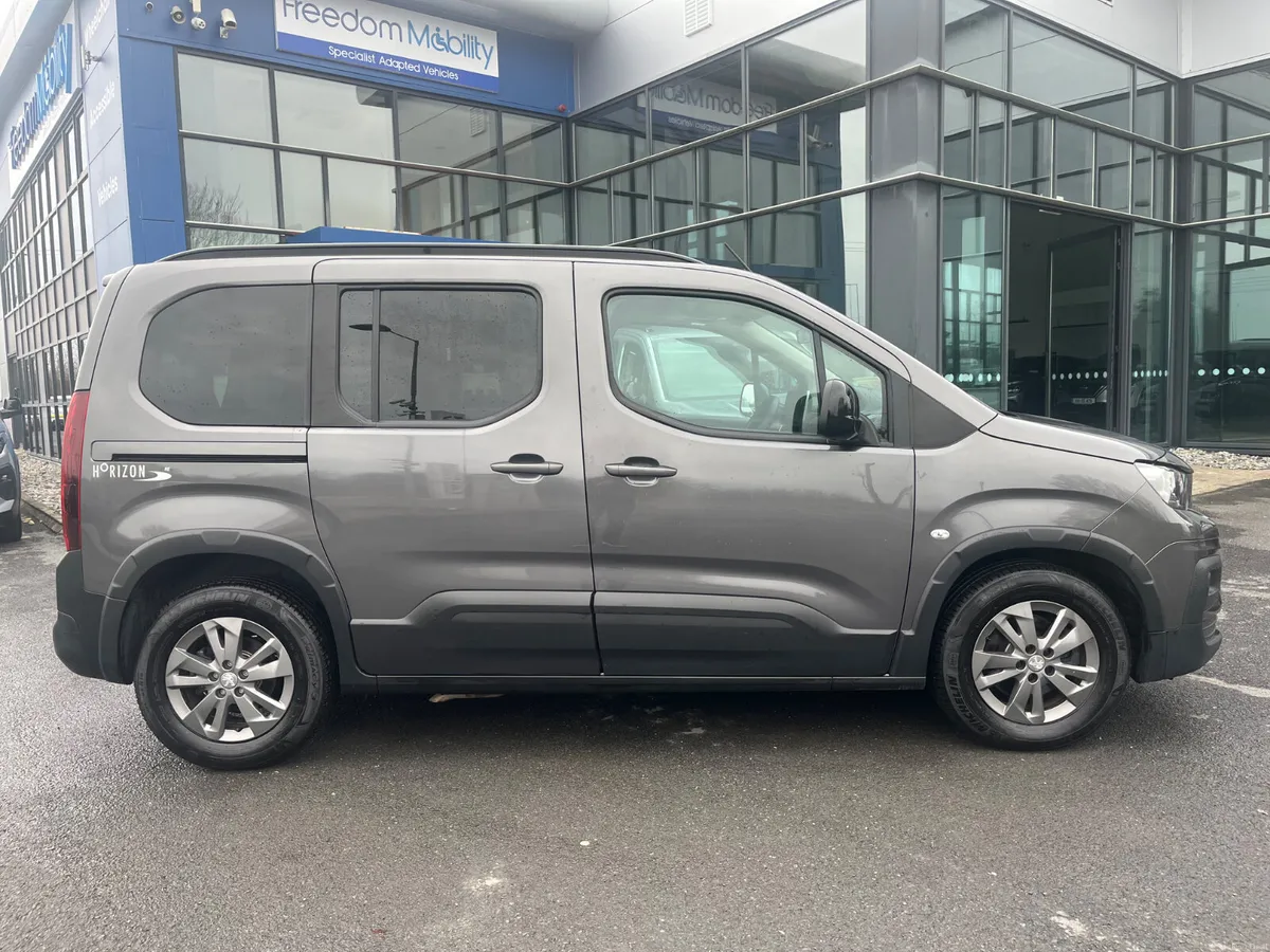 Peugeot Rifter 2024 Wheelchair Access - Image 4