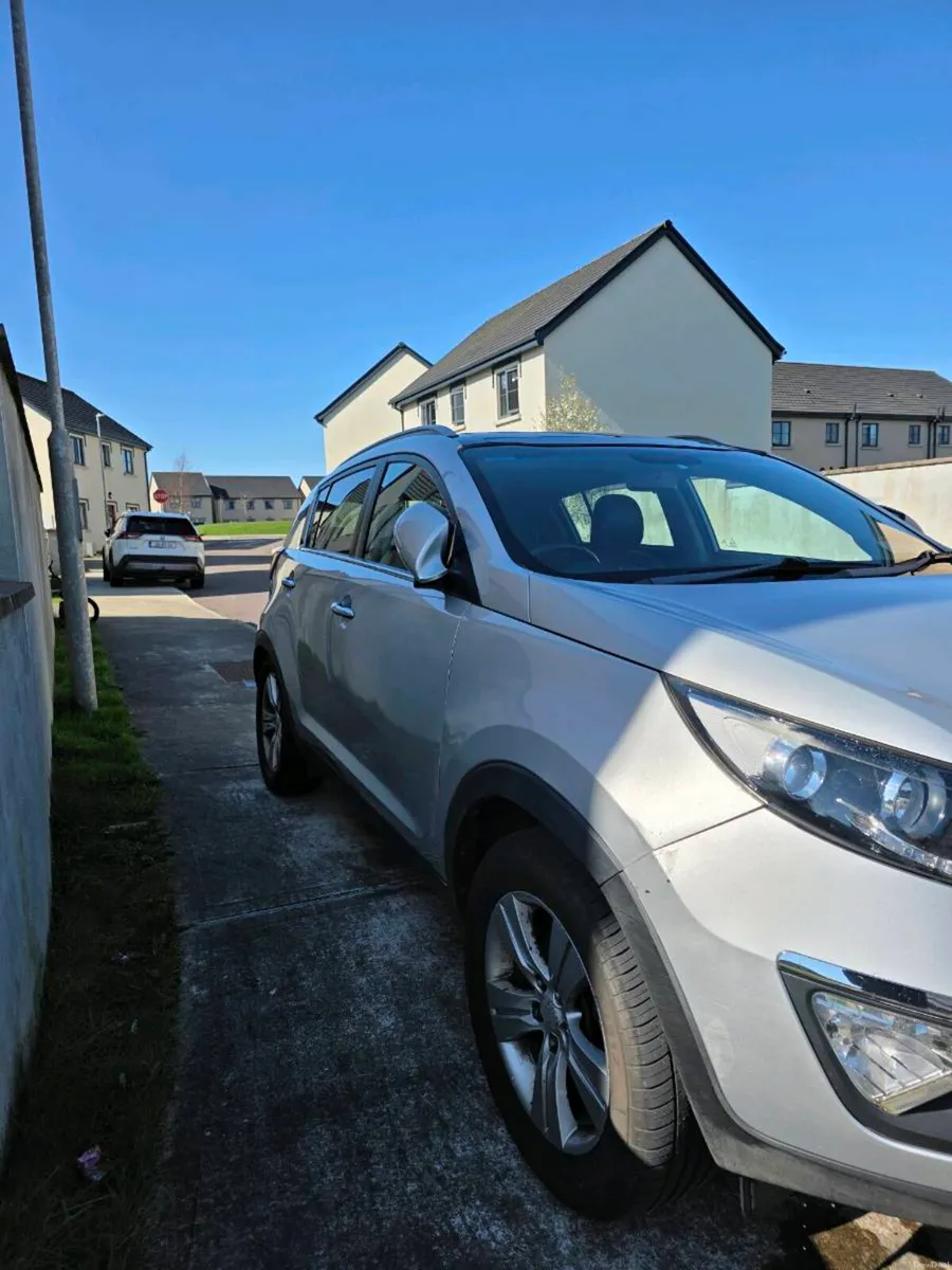 2011 kia sportage - Image 3