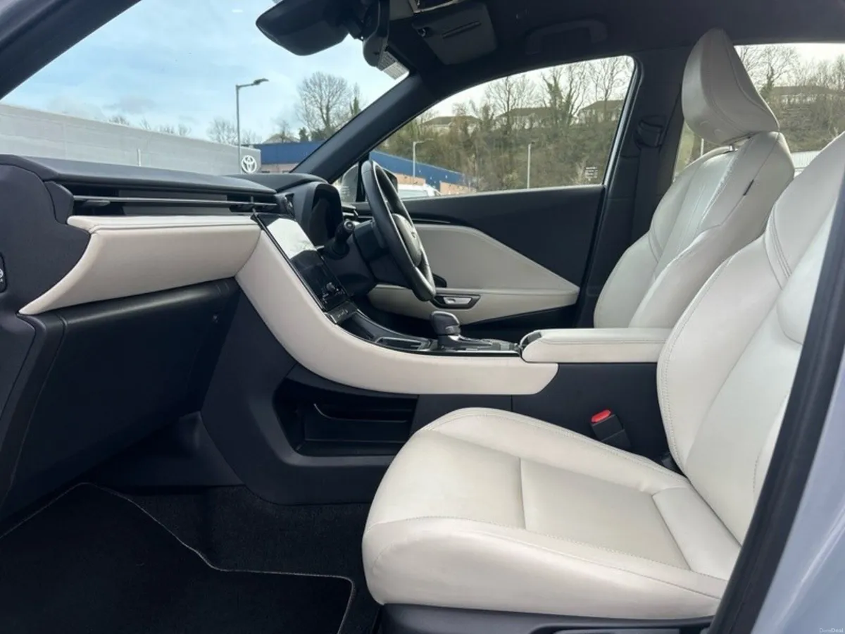 Lexus LBX LBX ELEGANT - Image 2