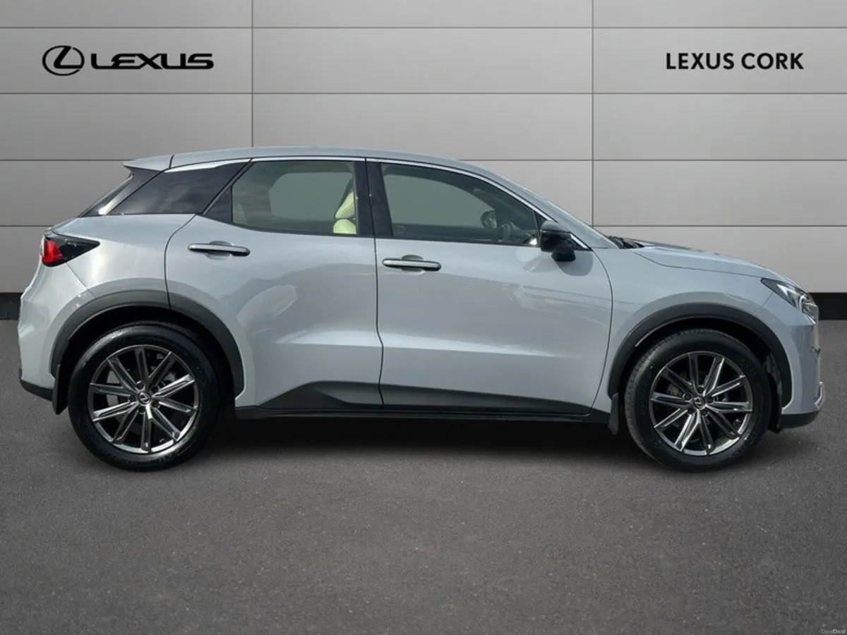 Lexus LBX LBX ELEGANT - Image 4