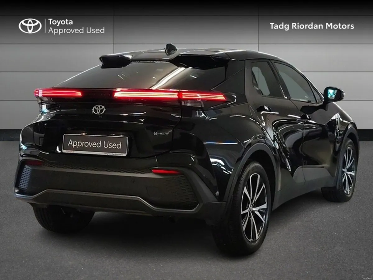 Toyota C-HR HYBRID SPORT - Image 2