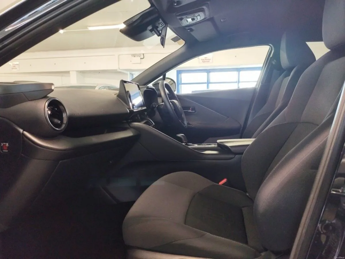 Toyota C-HR HYBRID SPORT - Image 6