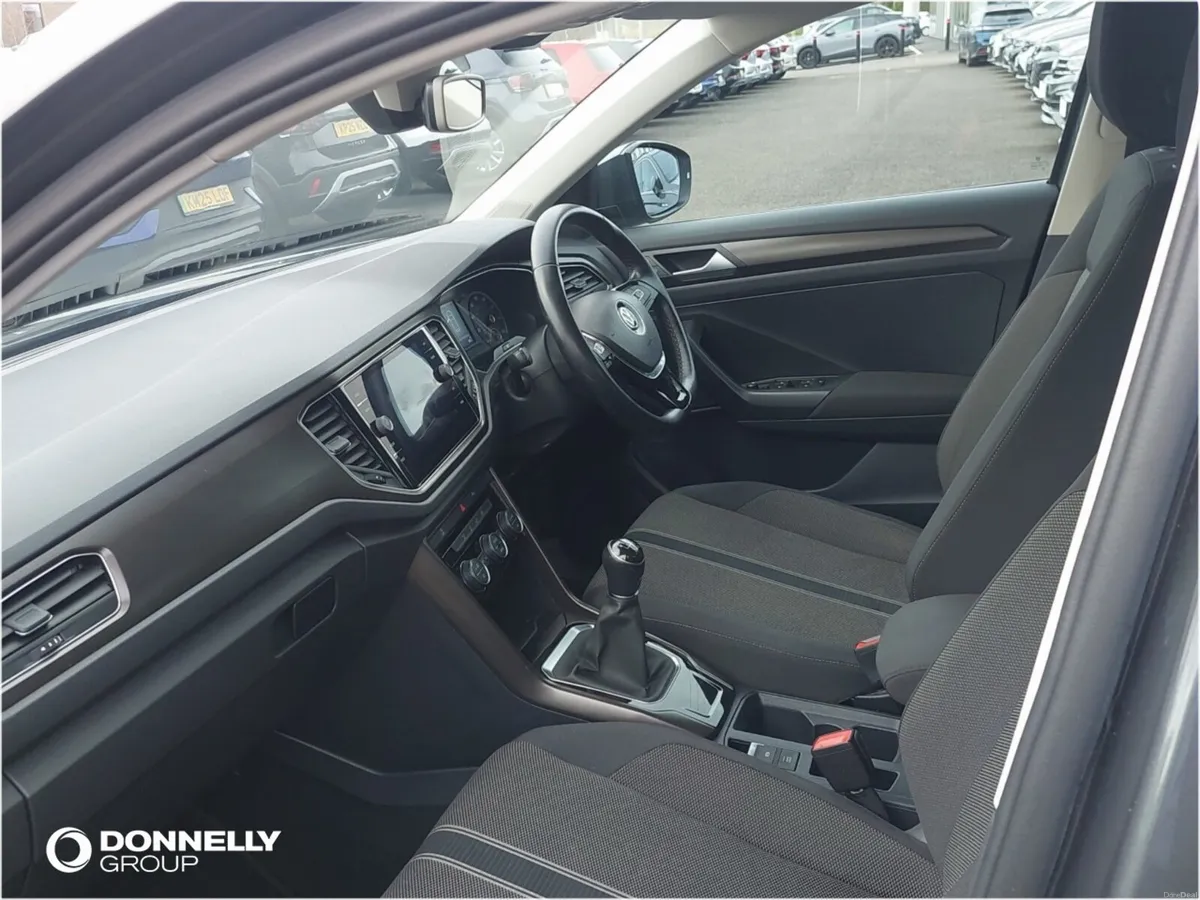 Volkswagen T-roc Hatchback SE - Image 2