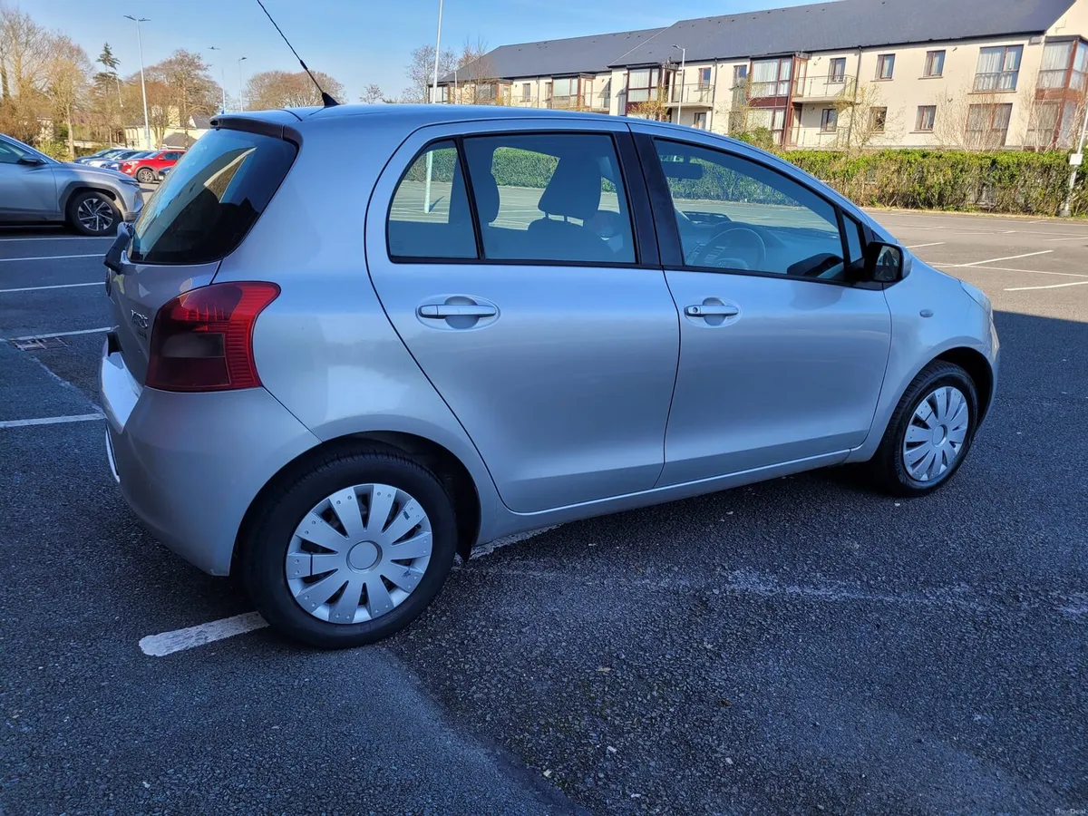 SPOTLESS 2008 TOYOTA YARIS LOW MILEAGE. - Image 4