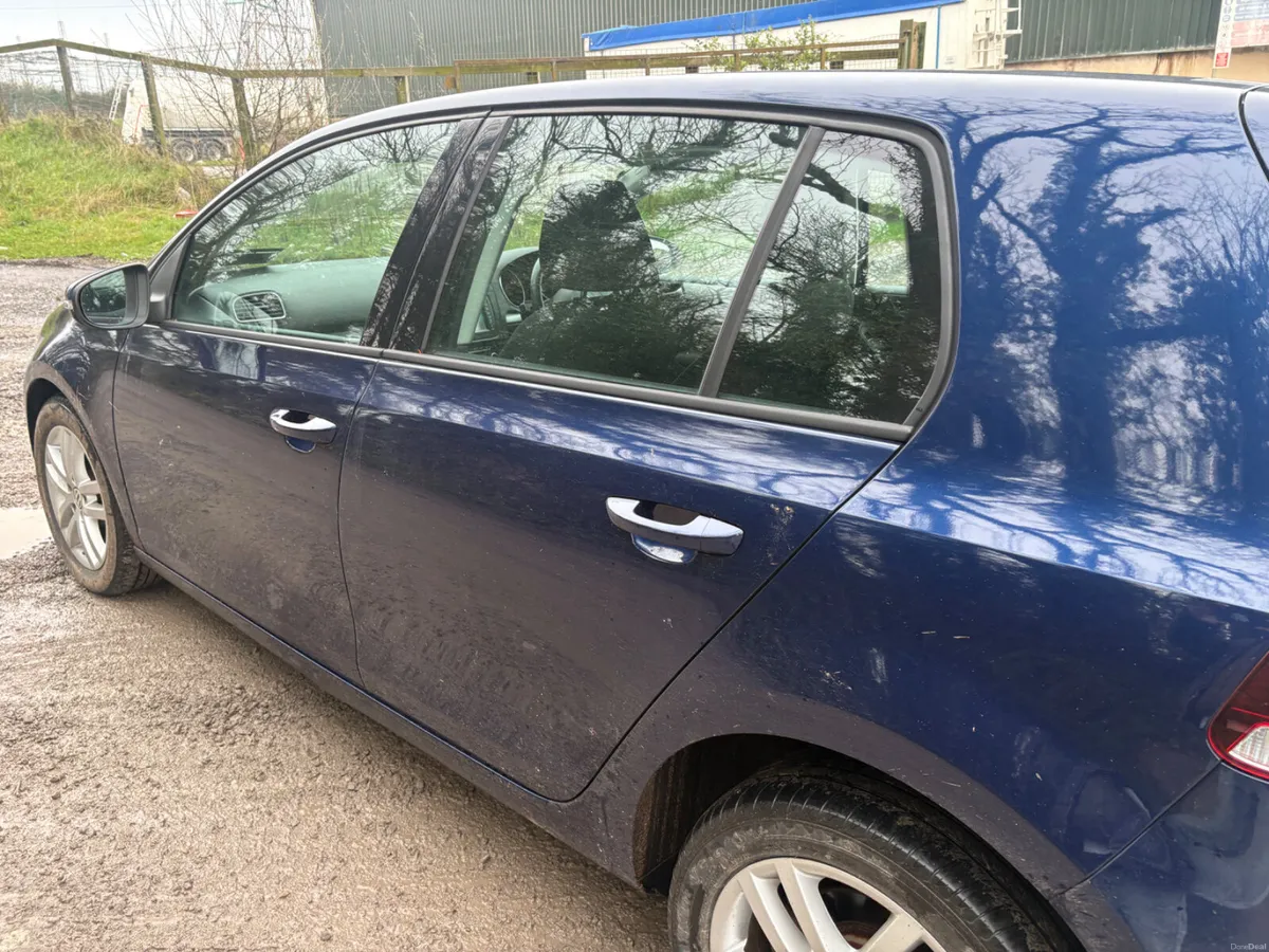 Volkswagen Golf Automatic - Image 4