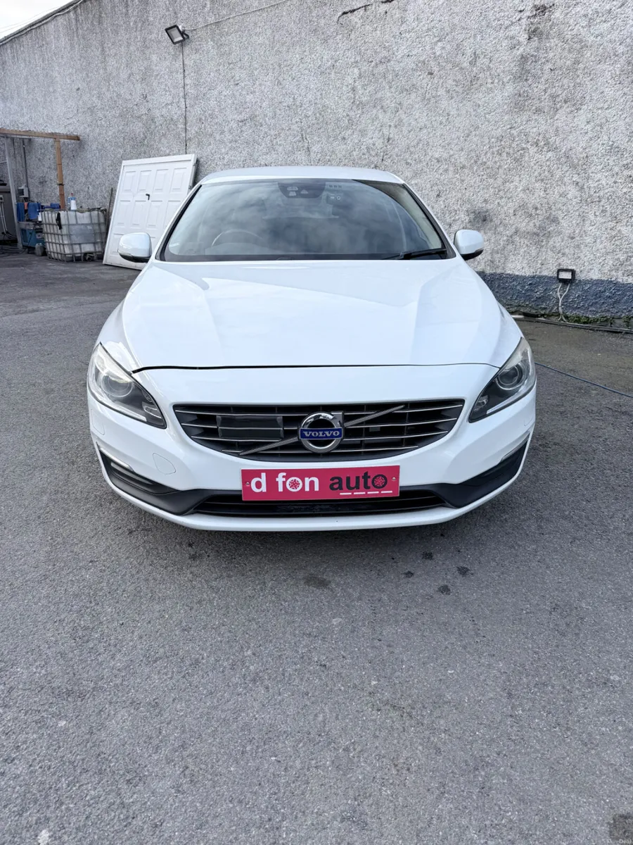 Volvo V60 2.0D SE LUX AUTO LOW KMS - Image 3
