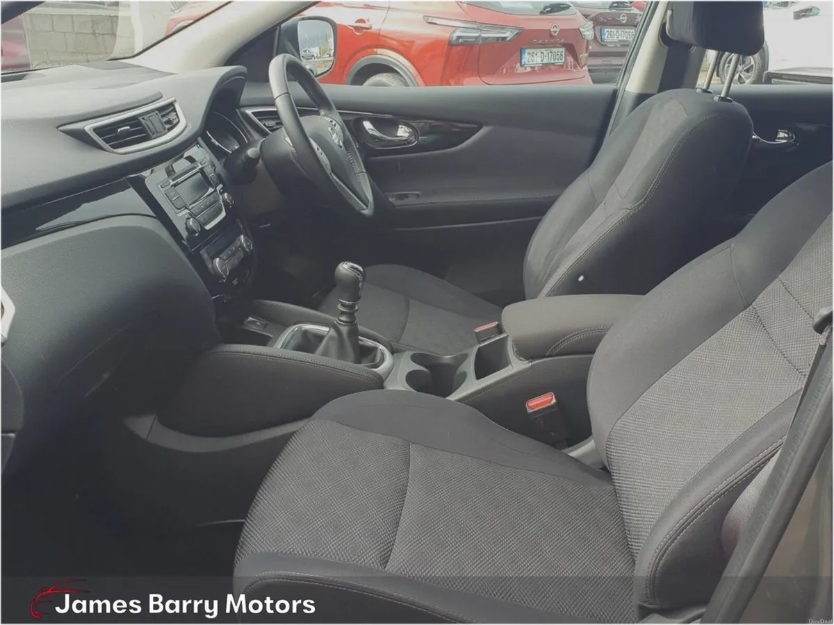 Nissan Qashqai 1.2 PET SV - Image 4